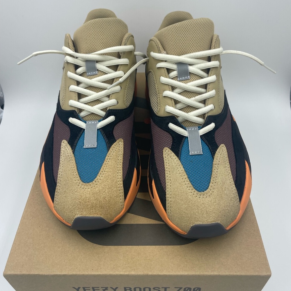 Mens Authenticated Yeezy Boost 700 size 9.5 New Condition